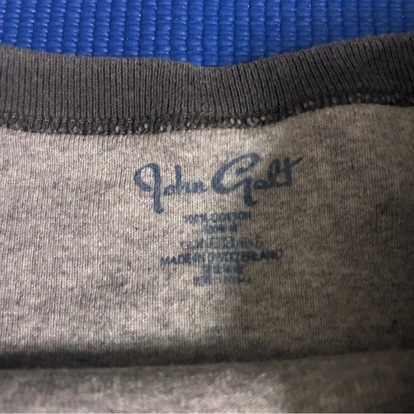 Brandy Melville Gray Radio Silence Crop Tee - Picture 2 of 2